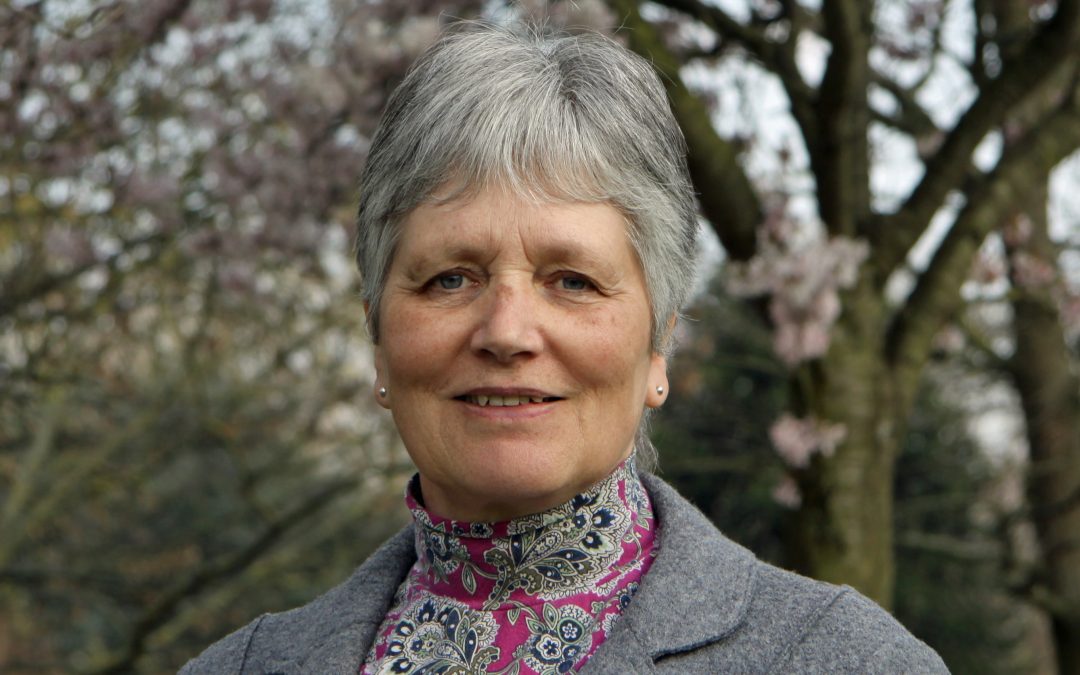 Lynda Tarpey – Flower Essence Advisor